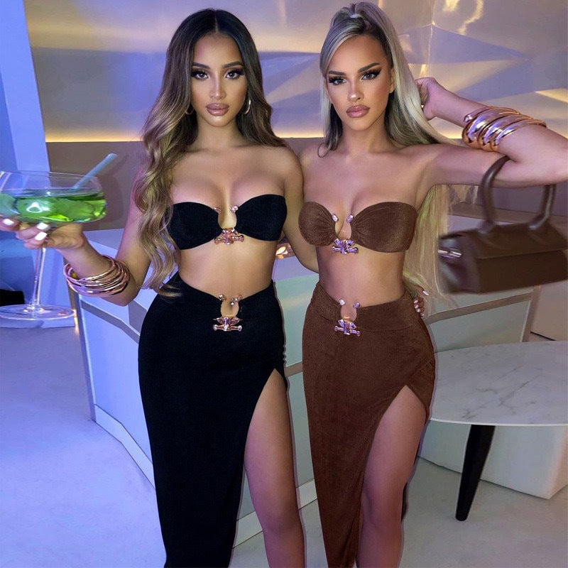 Damen Stylisches Bandeau-Top und Maxi-Rock Set mit hohem Schlitz und eleganten Details EB