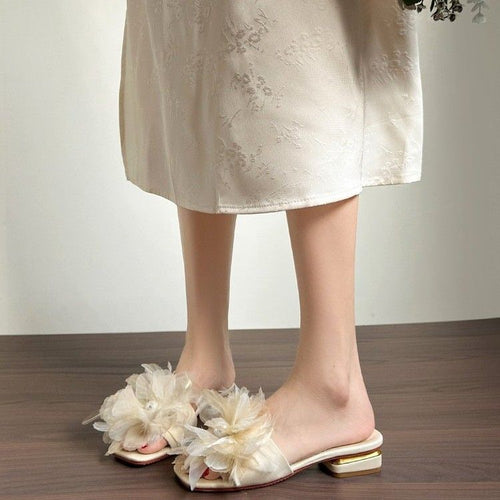 Damen elegante Pantoletten mit floralem Akzent EB