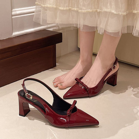 Damen Slingback-Pumps mit spitz zulaufendem Design und glänzender Oberfläche EB