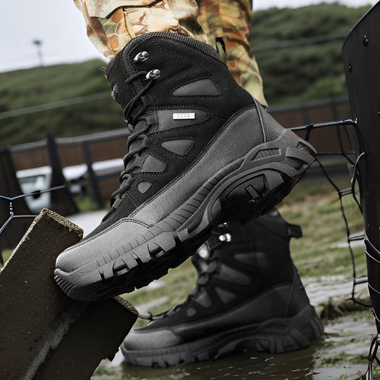 Herren Trekking-Boots mit wasserabweisendem Obermaterial und außergewöhnlichem Grip EB