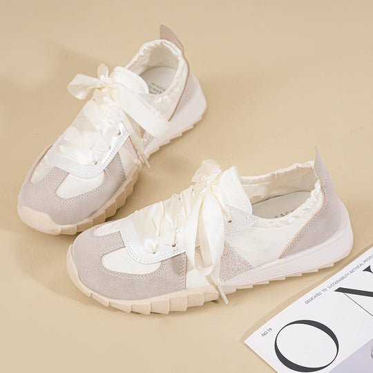 Damen Sneakers mit glänzenden Schnürsenkeln und atmungsaktivem Mesh-Obermaterial EB