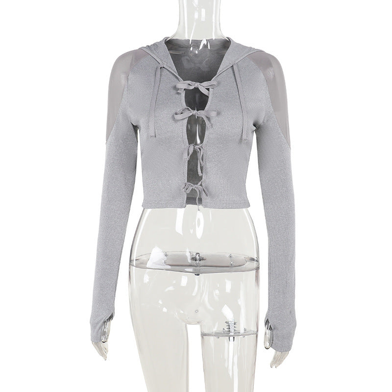 Damen sportliches cropped Oberteil mit Kapuze und raffinierten Riemchen EB