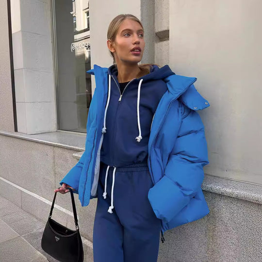 Damen sportliche Daunenjacke mit hohem Kragen und voluminösem Schnitt EB