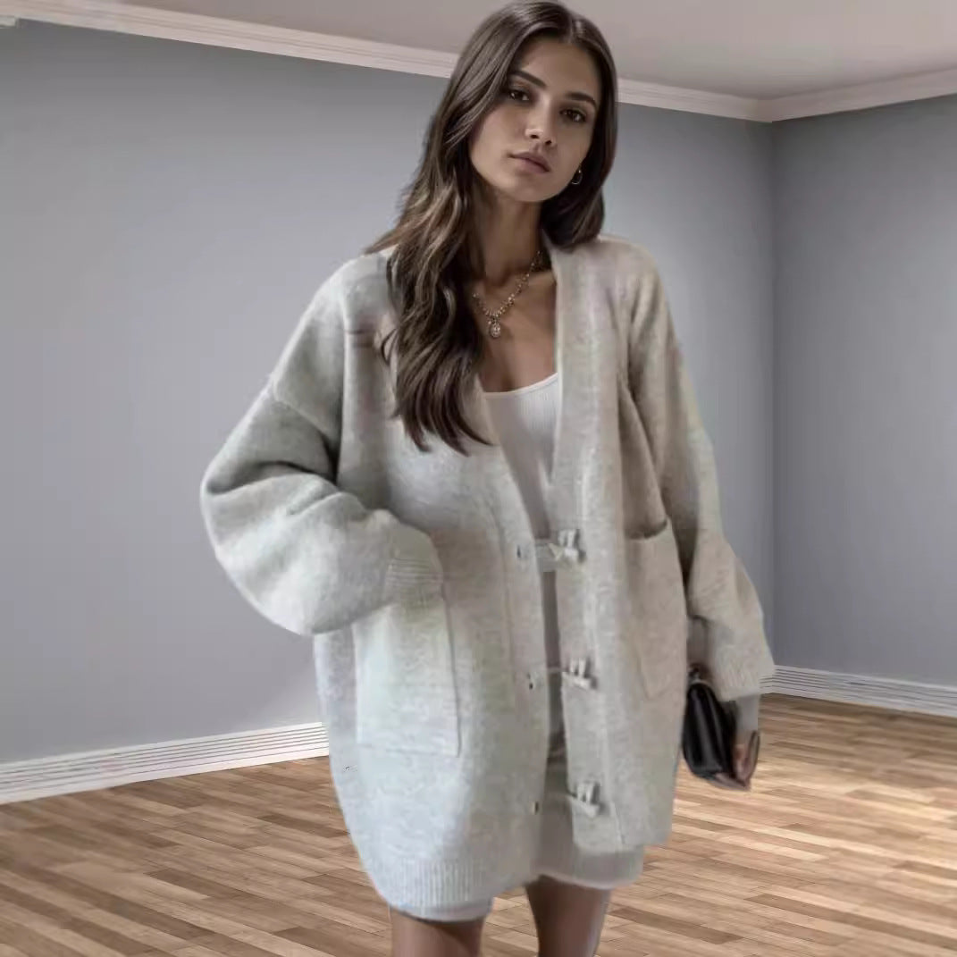 Damen Strickjacke mit großen Taschen und elegantem V-Ausschnitt EB