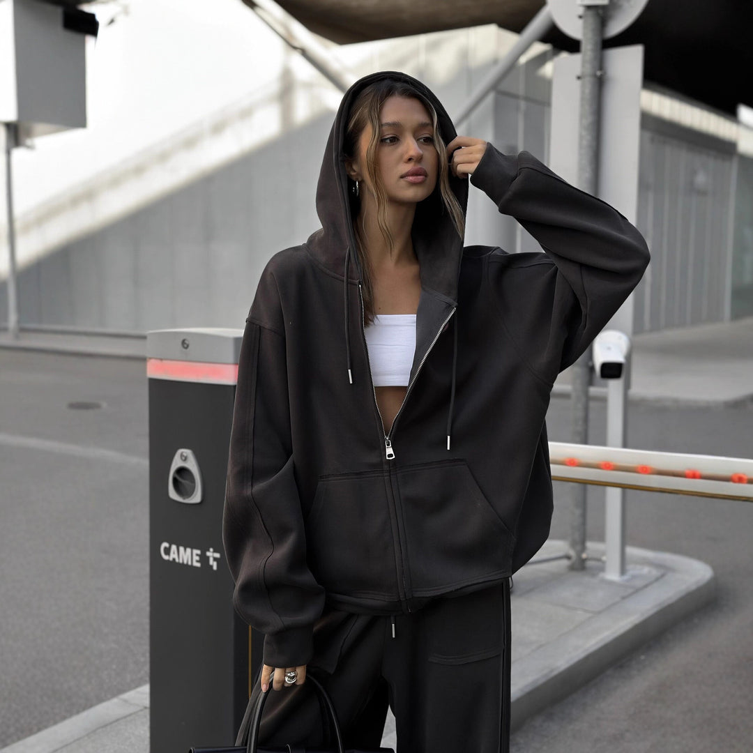 Damen oversized Kapuzenjacke mit Reißverschluss und lässiger Cargo-Loungehose Eichborn Berlin
