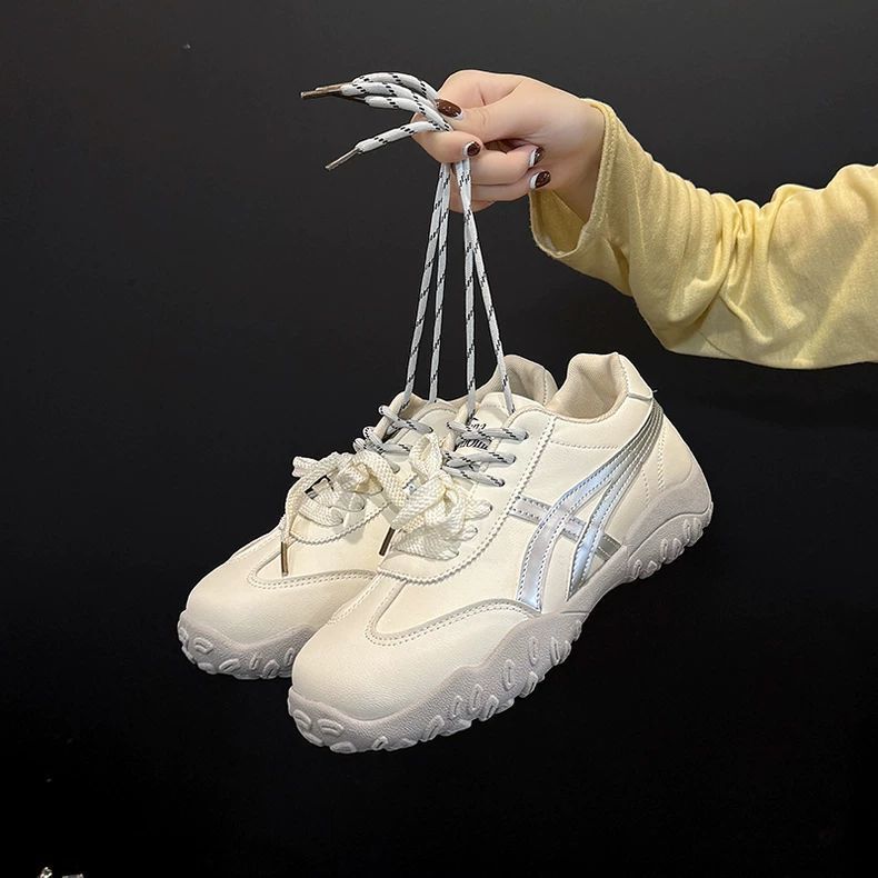 Damen Sportliche Sneaker mit bequemem Schnürsystem und robustem Profil EB