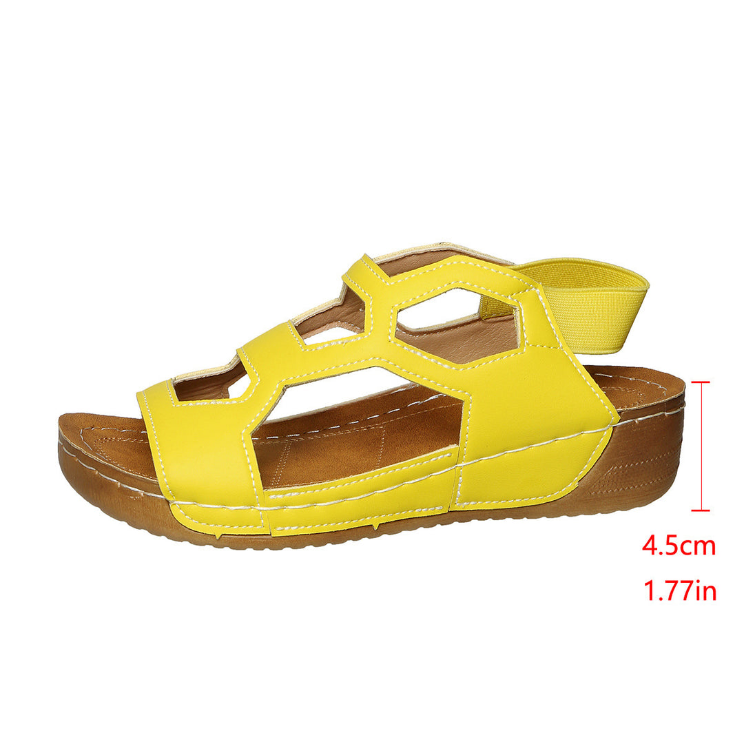 Damen Trendige Sandalen mit luftiger Schnittführung und komfortablem Fußbett EB