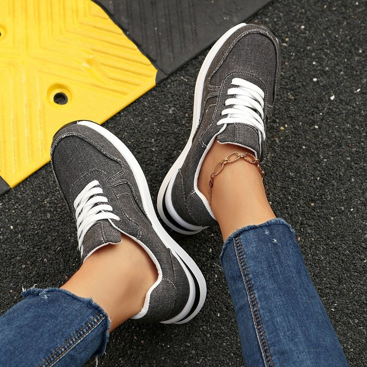 Damen leichte Sneaker im Jeanslook mit gepolstertem Komfortfußbett, stoßdämpfender EVA-Zwischensohle und profiliertem Laufsohlen-Design EB