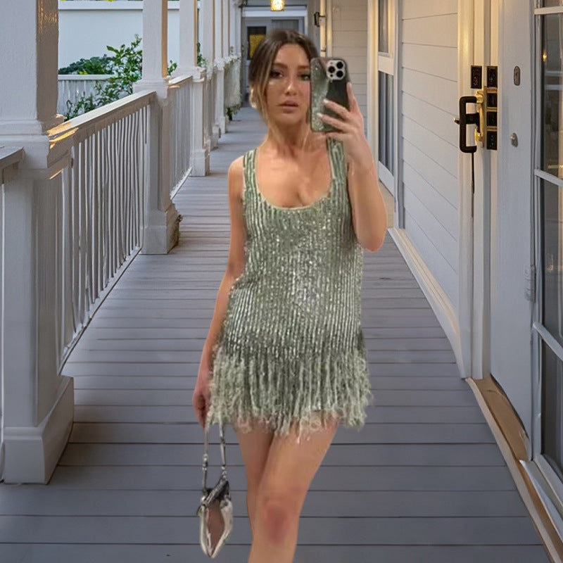 Damen Glamouröses Pailletten-Minikleid mit fransigen Akzenten EB