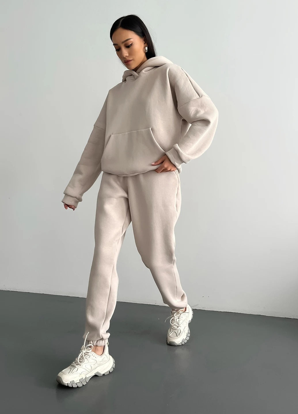 Damen nan zweiteiliges Komfort-Loungewear-Set mit oversized Kapuzenpullover, Kängurutasche und elastischem Knöchel-Jogger aus French Terry EB
