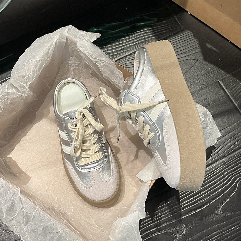Damen Sneakers im sportlichen Retro-Stil mit atmungsaktiven Einsätzen EB