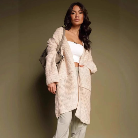 Damen Grobstrickjacke mit lässigem Schnitt und praktischen Taschen EB