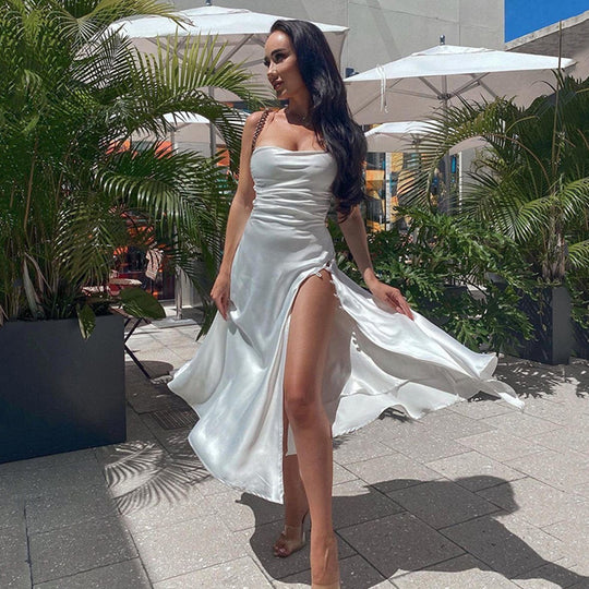 Damen Elegantes Maxikleid mit tiefem Schlitz und fließendem Satinmaterial EB
