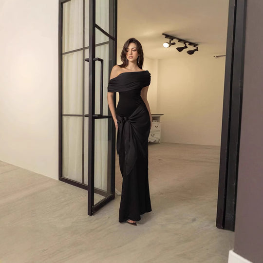 Damen Abendkleid mit elegantem Off-Shoulder-Design und figurbetontem Schnitt EB