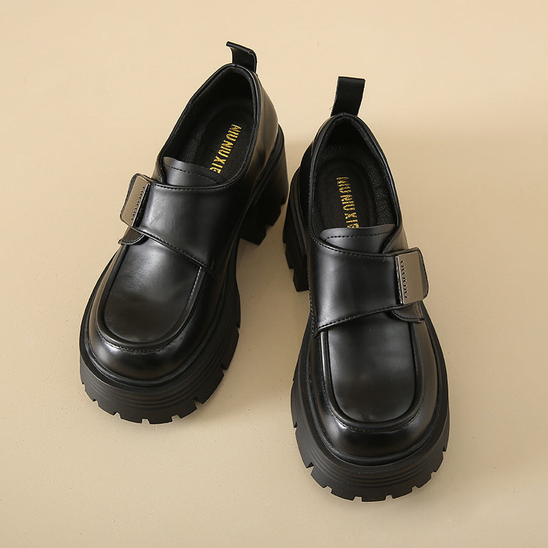 Damen Trendige Stiefeletten mit robuster Profilsohle und modischem Riemenverschluss EB