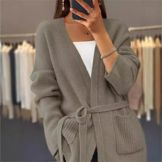 Damen nan lange Strickjacke mit Bindegürtel, aufgesetzten Rippentaschen und lockerem Waffelstrick EB