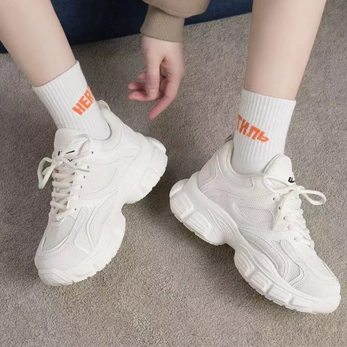 Damen Sportliche Sneakers mit atmungsaktiver Struktur und stoßdämpfender Sohle EB