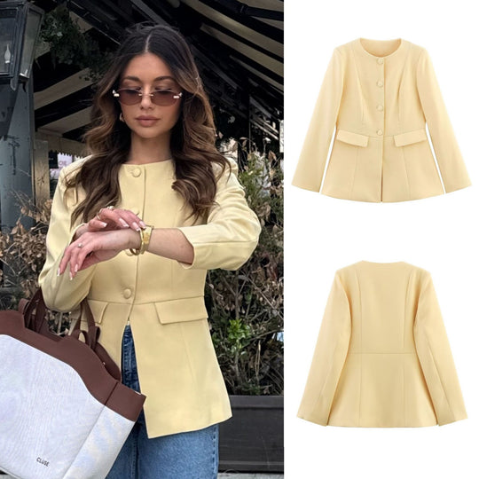 Damen nan taillierter knopfblazer mit Rundhalsausschnitt und angedeuteten Pattentaschen EB