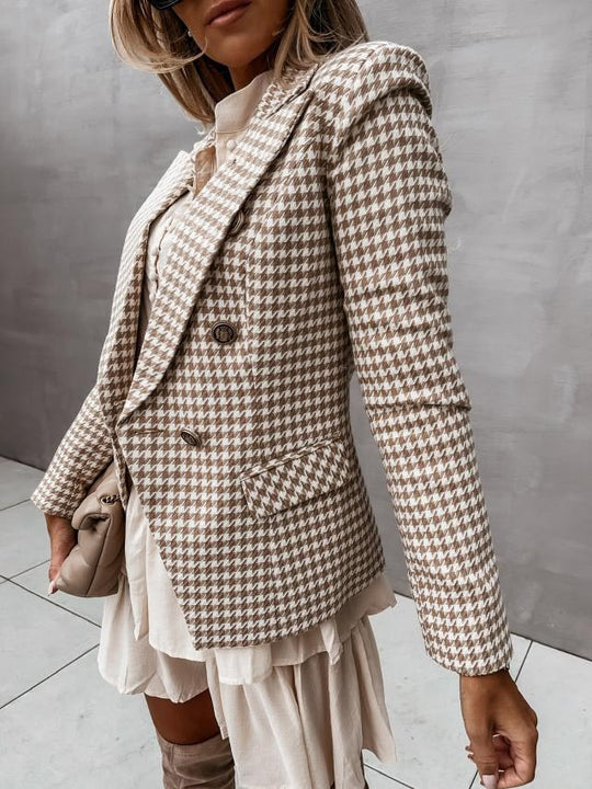 Damen eleganter Blazer mit doppelter Knopfleiste und feinen Details EB