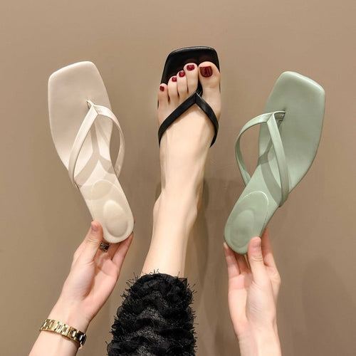 Damen Minimalistische Zehentrenner-Pantoletten mit elegantem Design EB