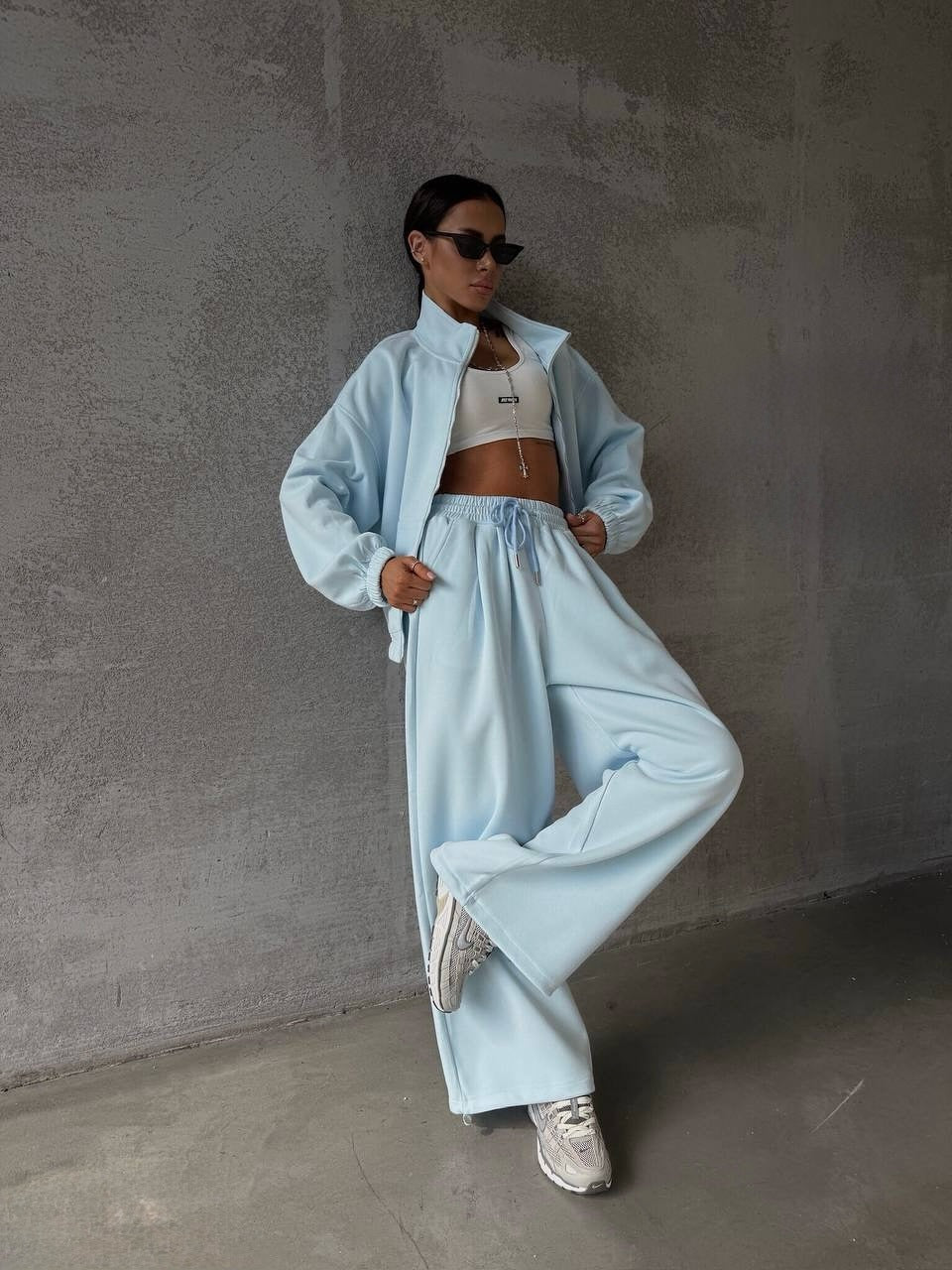 Damen oversized Sweatset mit Reißverschlussjacke und weiten Jogginghose Eichborn Berlin