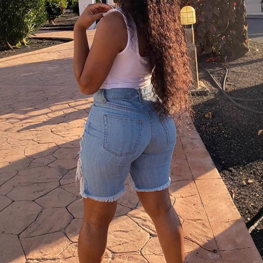 Damen Jeans-Shorts mit modischen Destroyed-Details und fransigen Säumen EB