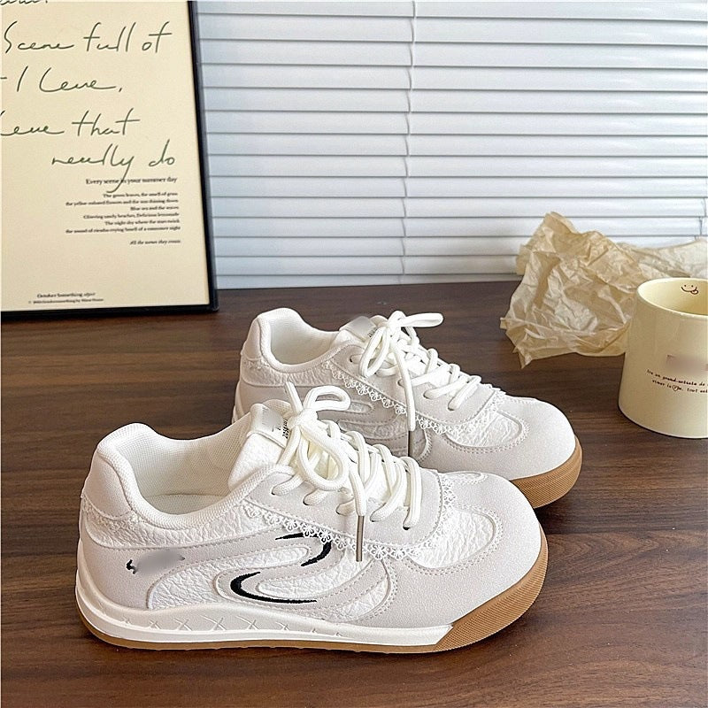 Damen Sneaker mit detailreicher Spitze und atmungsaktiver Struktur EB