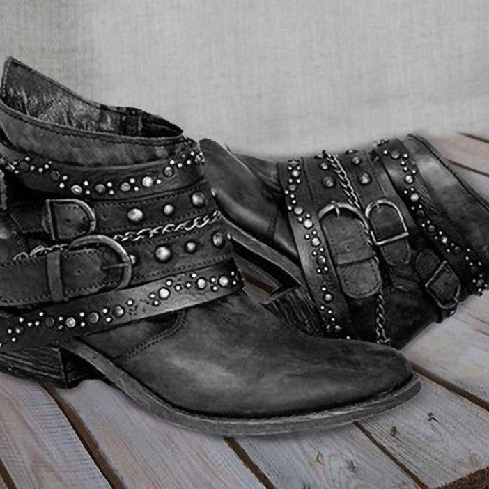 Damen nan knöchelhohe Biker-Stiefelette mit mehreren Nietenriemen, dekorativen Ketten und verstellbaren Schnallen EB