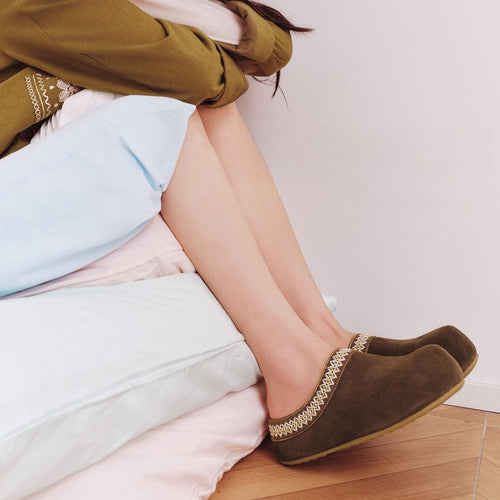 Damen Gemütliche Fleece-Clogs mit modischem Riemen EB