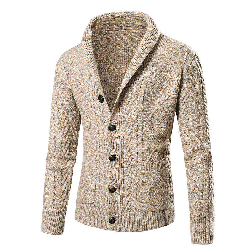 Herren Strickjacke mit modernem Zopfmuster und aufgesetzten Taschen EB
