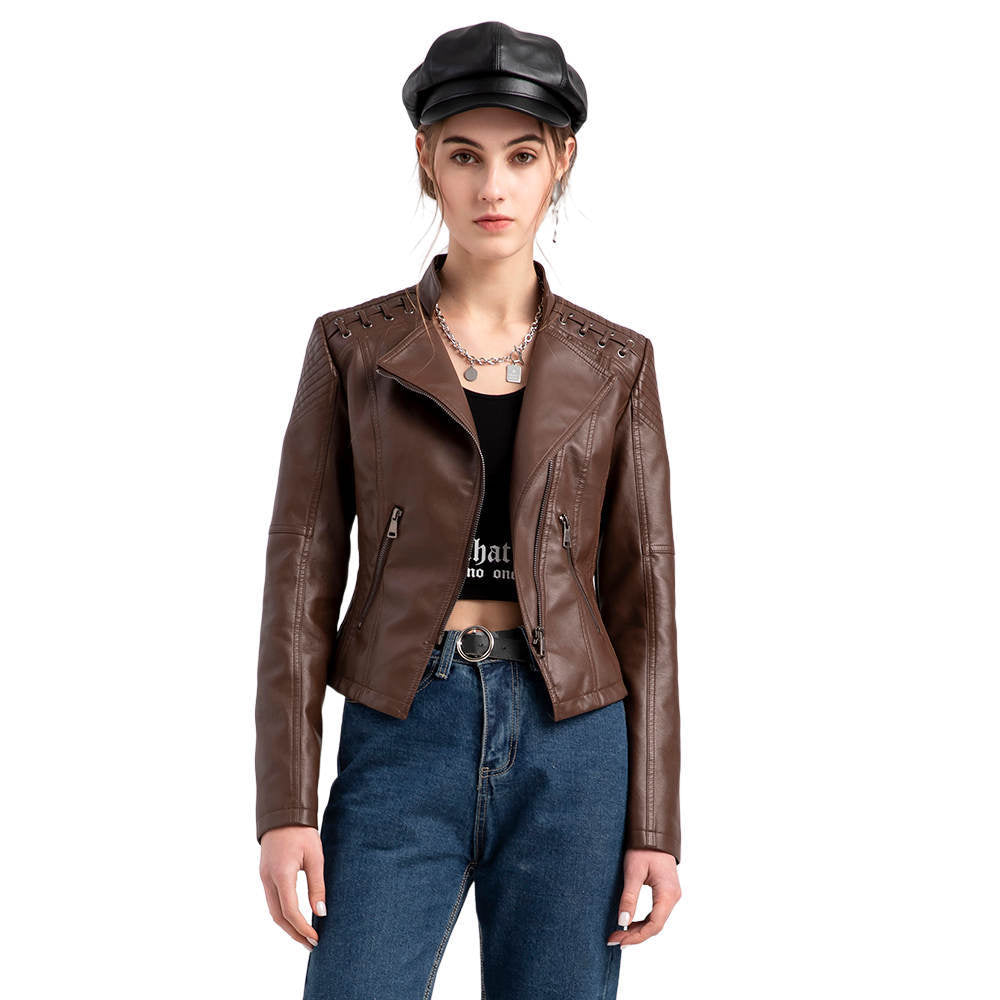 Damen nan kurze Bikerjacke aus Kunstleder mit dekorativen Ösenschnürungen an den Schultern EB