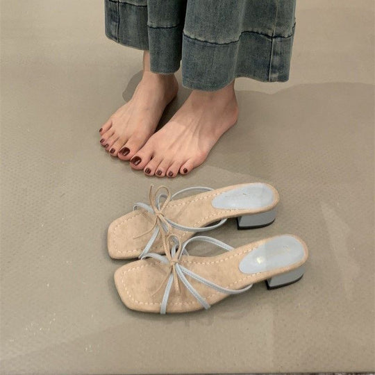 Damen elegante Sandalen mit zierlichen Riemen und niedrigem Absatz EB