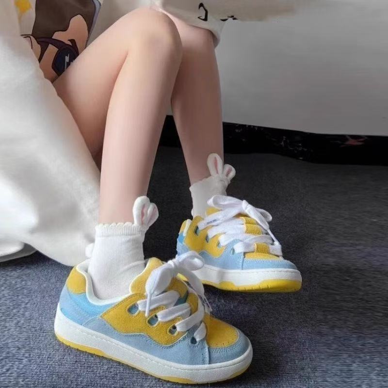 Damen Sportliche Sneaker mit verspielten Design-Elementen und bequemer Dämpfung EB