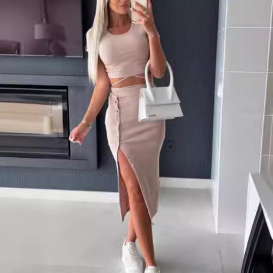 Frauen Ripp-Crop-Top und geknöpfter Midi-Rock Set EB