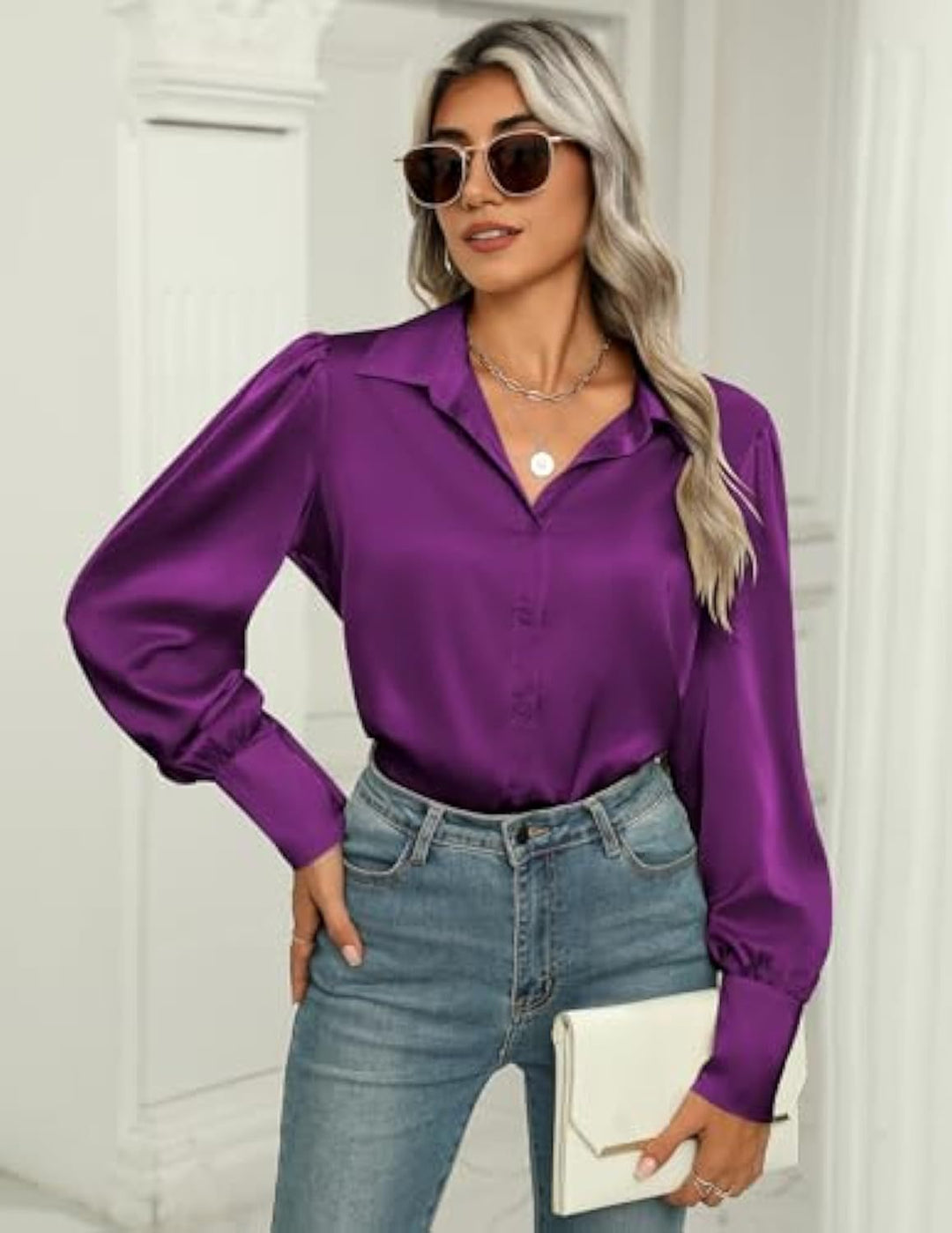 Damen Seidenoptik-Bluse mit Hemdkragen, verdeckter Knopfleiste und langen Manschetten EB