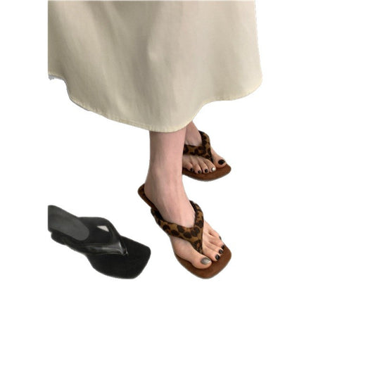 Damen trendige Zehentrenner-Sandalen mit verspieltem Riemendesign EB