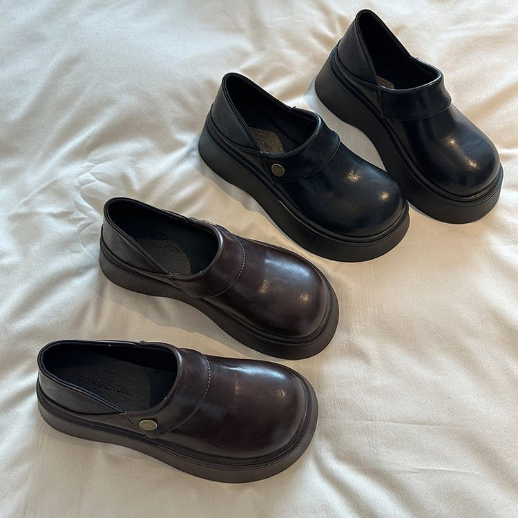 Damen modische Clogs mit stabilem Plateau und praktischen Riemen EB
