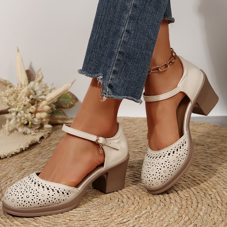 Damen Mary-Jane Pumps mit mittelhohem Blockabsatz, perforiertem Obermaterial und gepolstertem Komfortfußbett EB