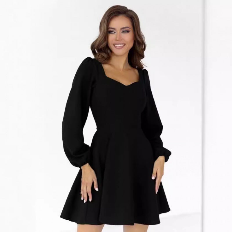 Damen Minikleid mit Puffärmel und Herz-Ausschnitt EB