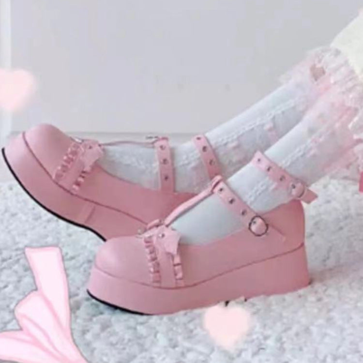 Damen Plateau-Schuhe mit modischem Riemen-Detail und robustem Profil EB