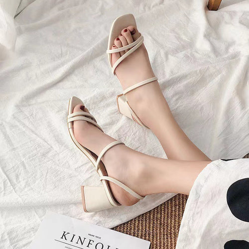 Damen Blockabsatz Sandalen mit modischem Riemendesign EB