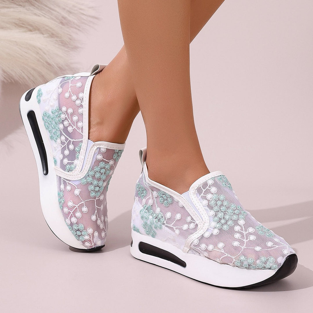 Damen Elegante und luftige Sneakers mit floraler Bestickung EB