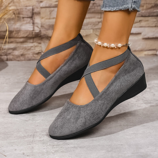 Damen  minimalistische Samt-Ballerina mit dekorativer Fußkette und ergonomischem Komfortfußbett EB