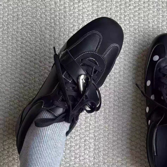 Damen sportive Sneakers mit einzigartigem Punktedesign und stabiler Sohle EB