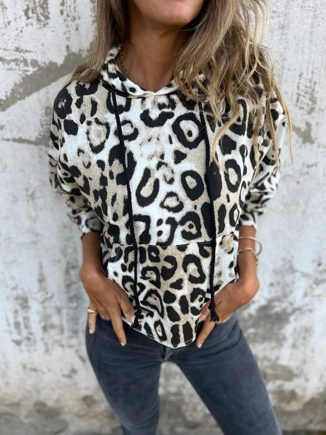 Damen Kapuzenpullover mit lässigem Leopardenmuster und praktischen Seitentaschen EB