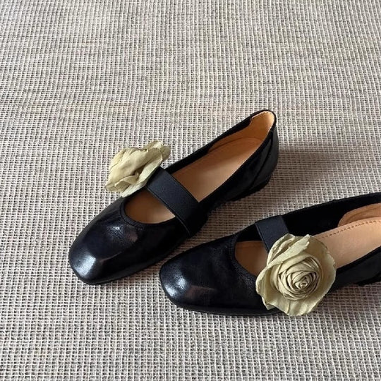 Damen Ballerina-Schuhe mit floralem Applikationsdesign und verstellbarem Riemen EB