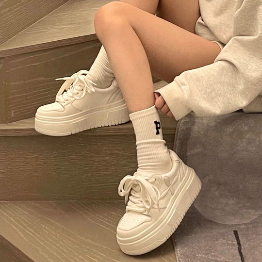 Damen Plattform-Sneaker mit trendstarker dicker Sohle und atmungsaktivem Obermaterial EB