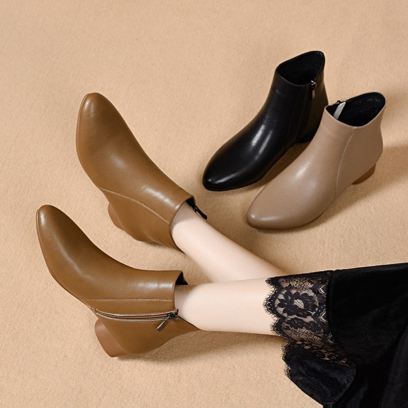 Damen Elegante Ankle Boots mit spitzem Schnitt und hochwertiger Lederverarbeitung EB