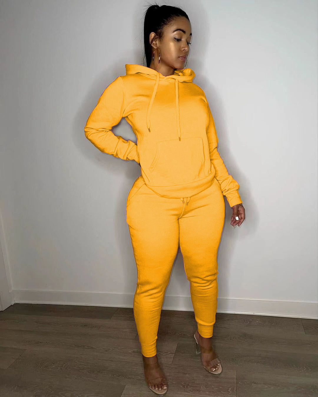 Damen nan tailliertes Hoodie- und Jogginghose-Set mit Kängurutasche, hohem Komfortbund und gerippten Knöchelbündchen EB
