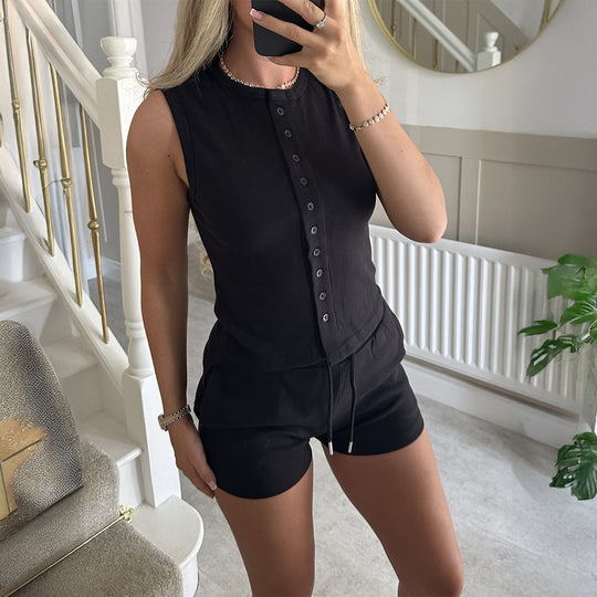 Damen Freizeitliches Oberteil mit knöpfbarem Ausschnitt und Shorts EB